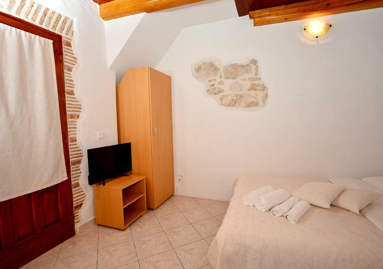Old Town Vrsar, Apartments Danica & Zoran Εξωτερικό φωτογραφία